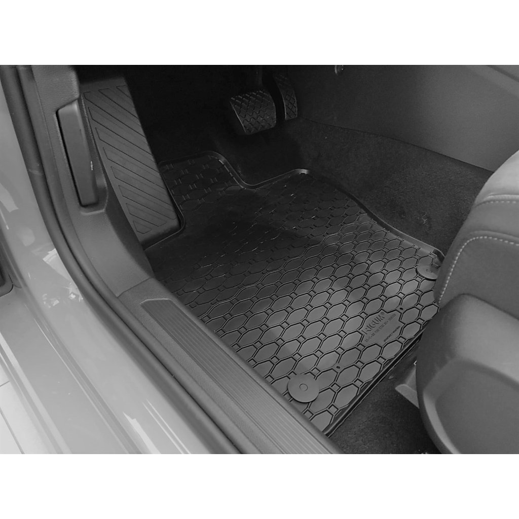 Gumové autokoberce Volkswagen Golf VIII eTSI Hatchback 2020- | RIGUM