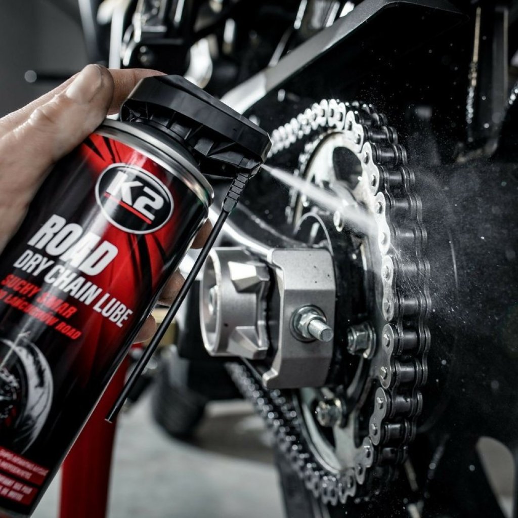 K2 ROAD DRY CHAIN LUBE 400 ml - suché mazivo ve spreji na řetězy motocyklů, W143