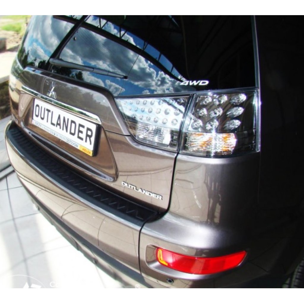Kryt nákladové hrany Mitsubishi Outlander 2006- | Rider