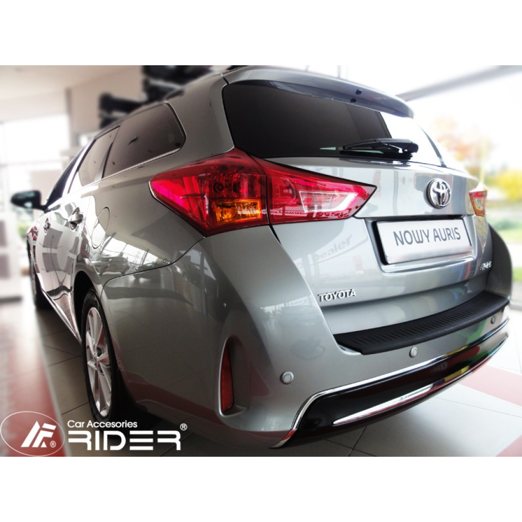 Kryt nákladové hrany Toyota Auris II Combi 2012- | Rider