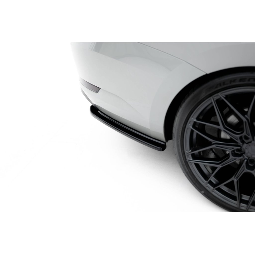 Maxton Design boční difuzory pod zadní nárazník pro Škoda Superb Mk3, černý lesklý plast ABS