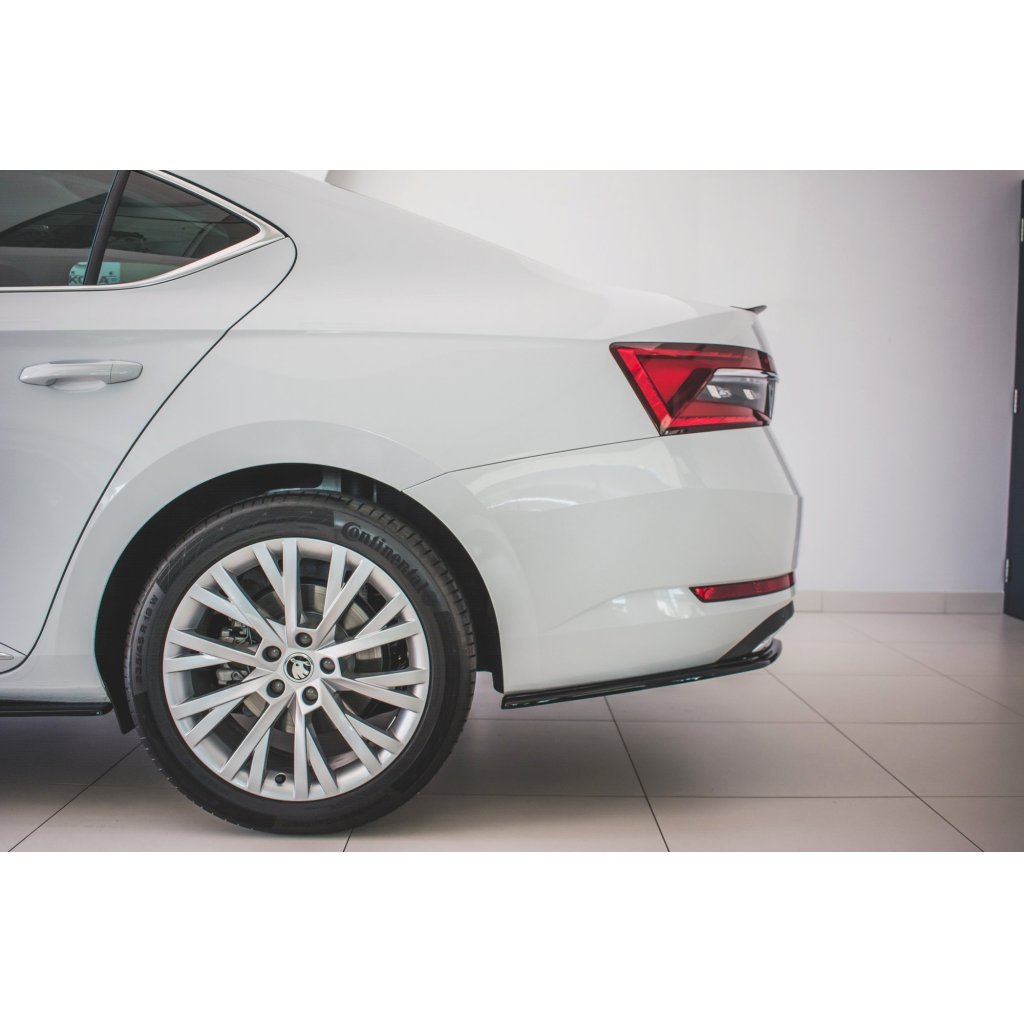 Maxton Design boční difuzory pod zadní nárazník pro Škoda Superb Mk3 FL, černý lesklý plast ABS