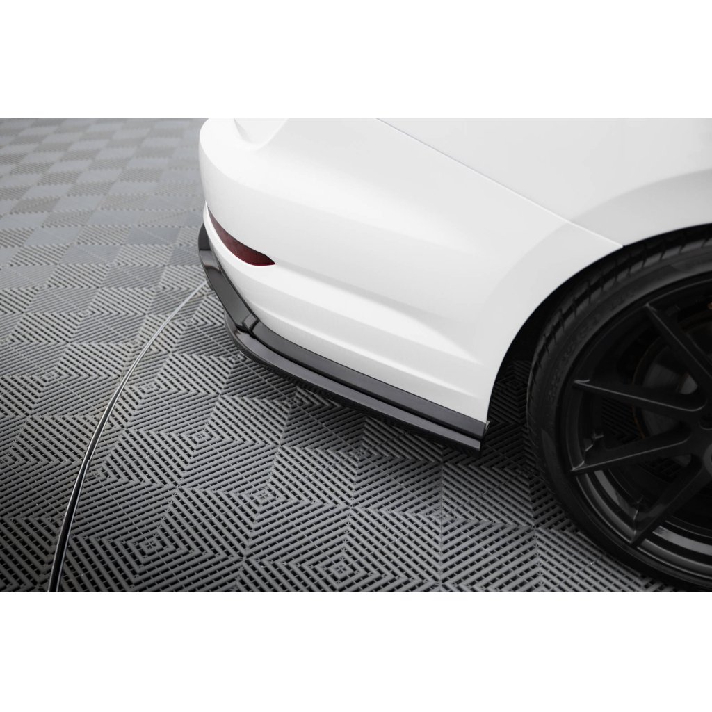 Maxton Design boční difuzory pod zadní nárazník pro Volkswagen Jetta Mk7 GLI, černý lesklý plast ABS