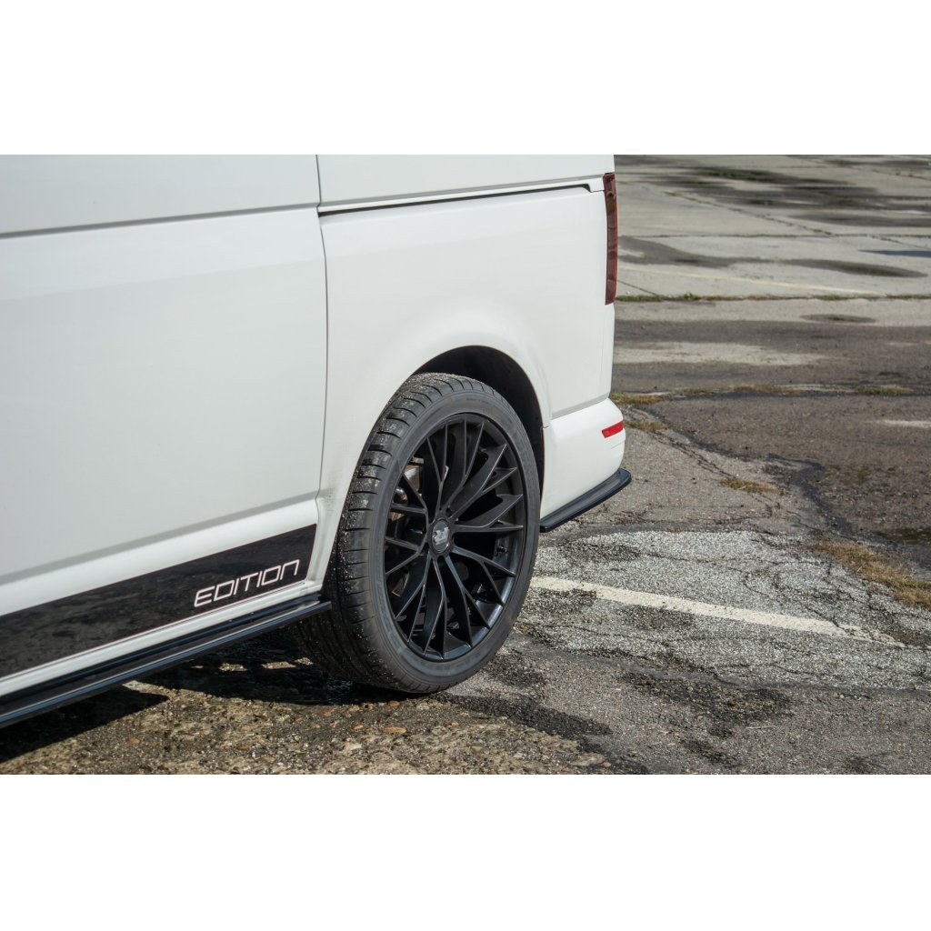 Maxton Design boční difuzory pod zadní nárazník pro Volkswagen T6, černý lesklý plast ABS