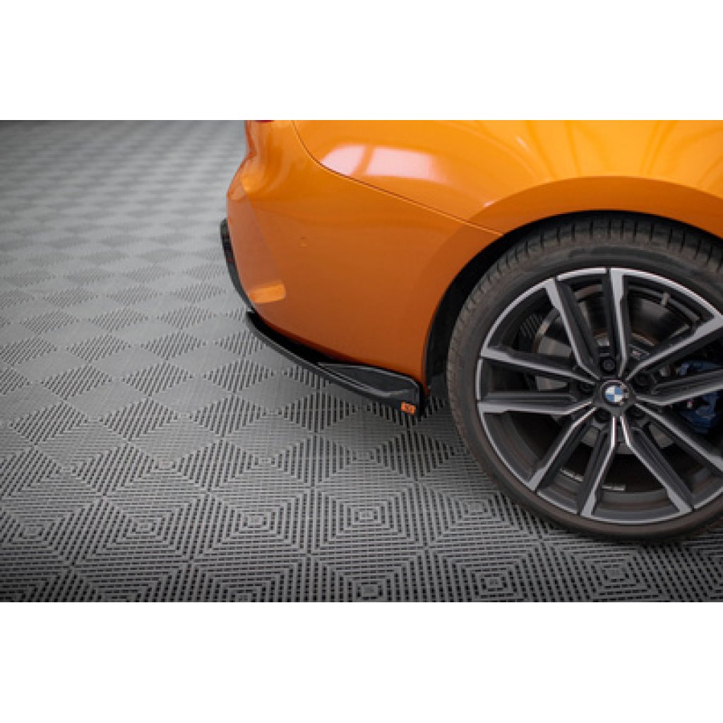Maxton Design boční difuzory pod zadní nárazník v.6 pro BMW řada 4 G22, G22 Facelift, G23, G23 Facelift, černý lesklý plast ABS