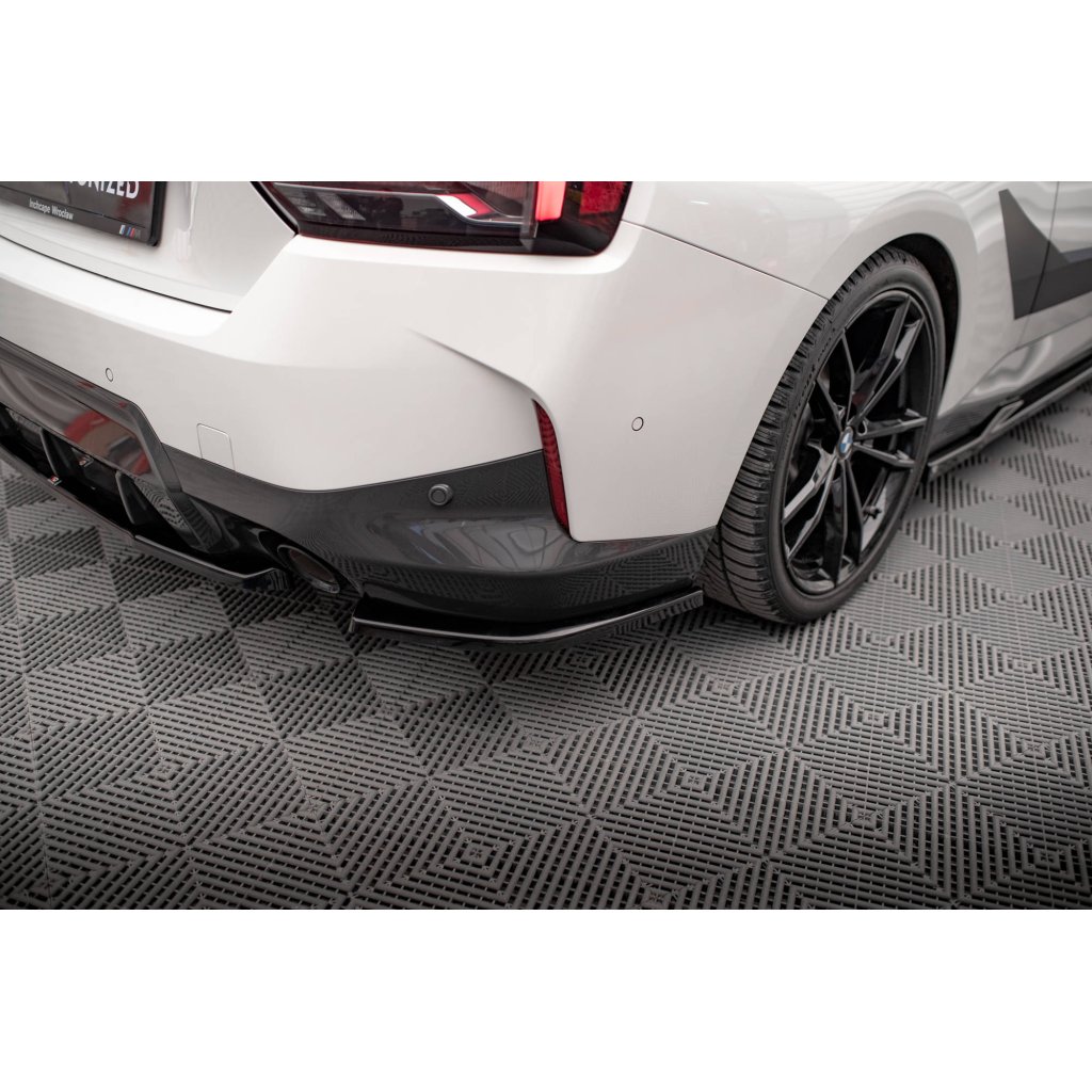 Maxton Design boční difuzory pod zadní nárazník ver.2 pro BMW řada 2 G42 M-Pack, carbon-Look