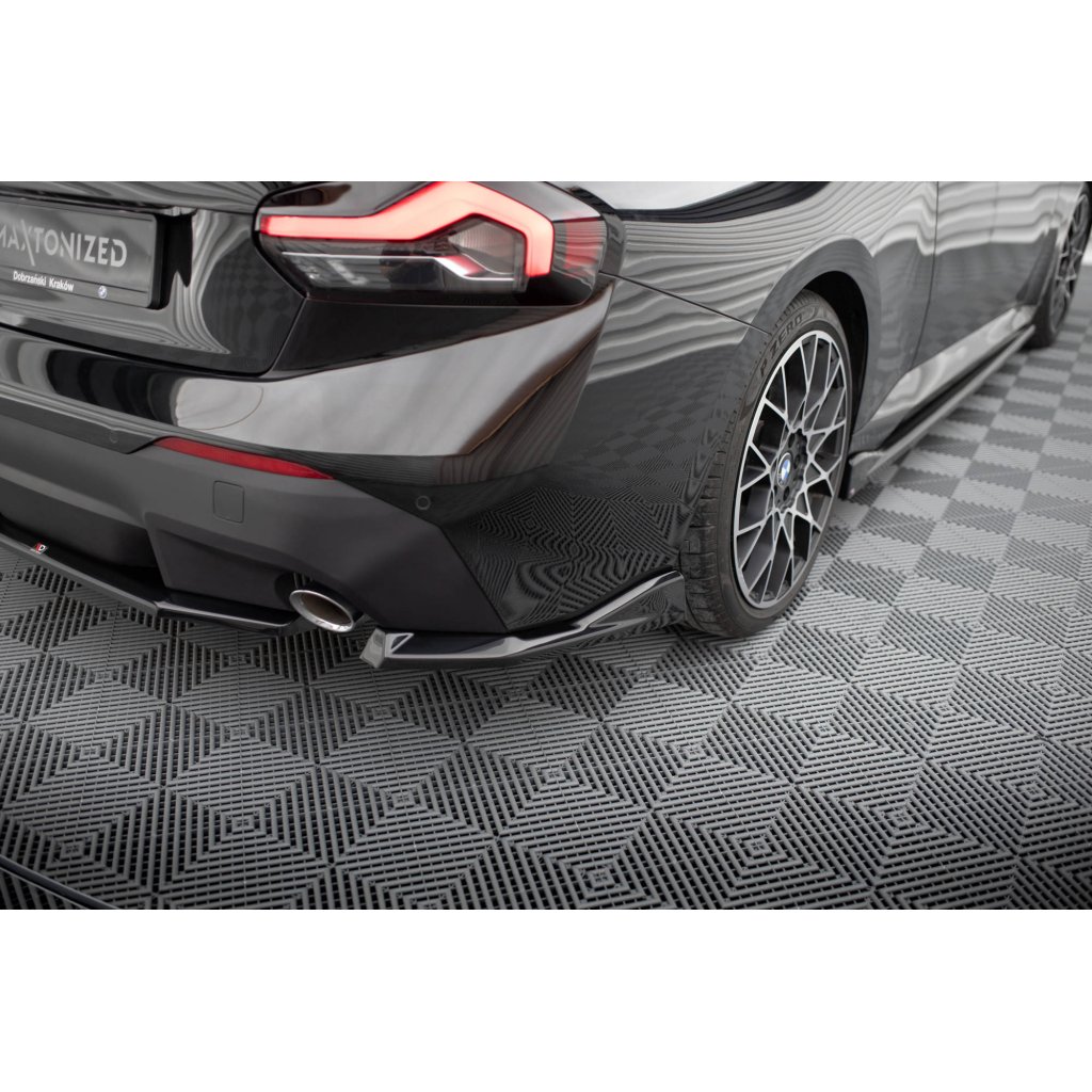 Maxton Design boční difuzory pod zadní nárazník ver.2 pro BMW řada 2 G42 Standard, černý lesklý plast ABS