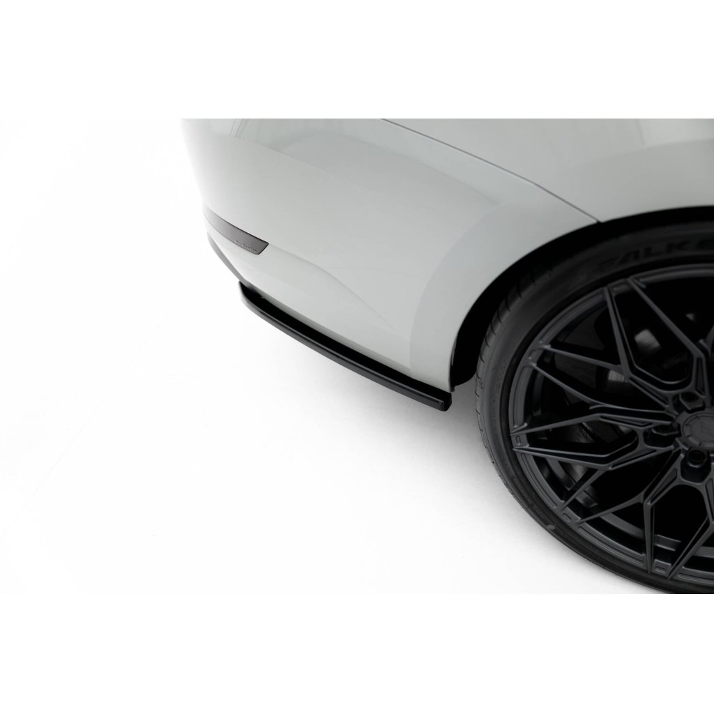 Maxton Design boční difuzory pod zadní nárazník ver.2 pro Škoda Superb Mk3, černý lesklý plast ABS, Liftback / Combi