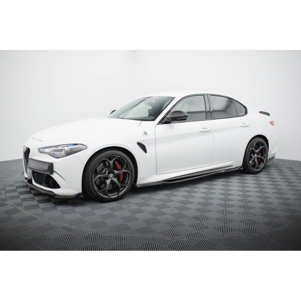 Maxton Design difuzory pod boční prahy pro Alfa Romeo Giulia Qaudrifoglio, černý lesklý plast ABS
