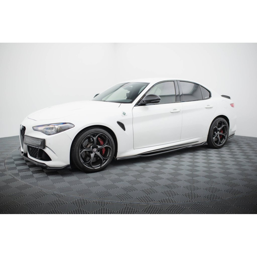 Maxton Design difuzory pod boční prahy pro Alfa Romeo Giulia Qaudrifoglio, černý lesklý plast ABS