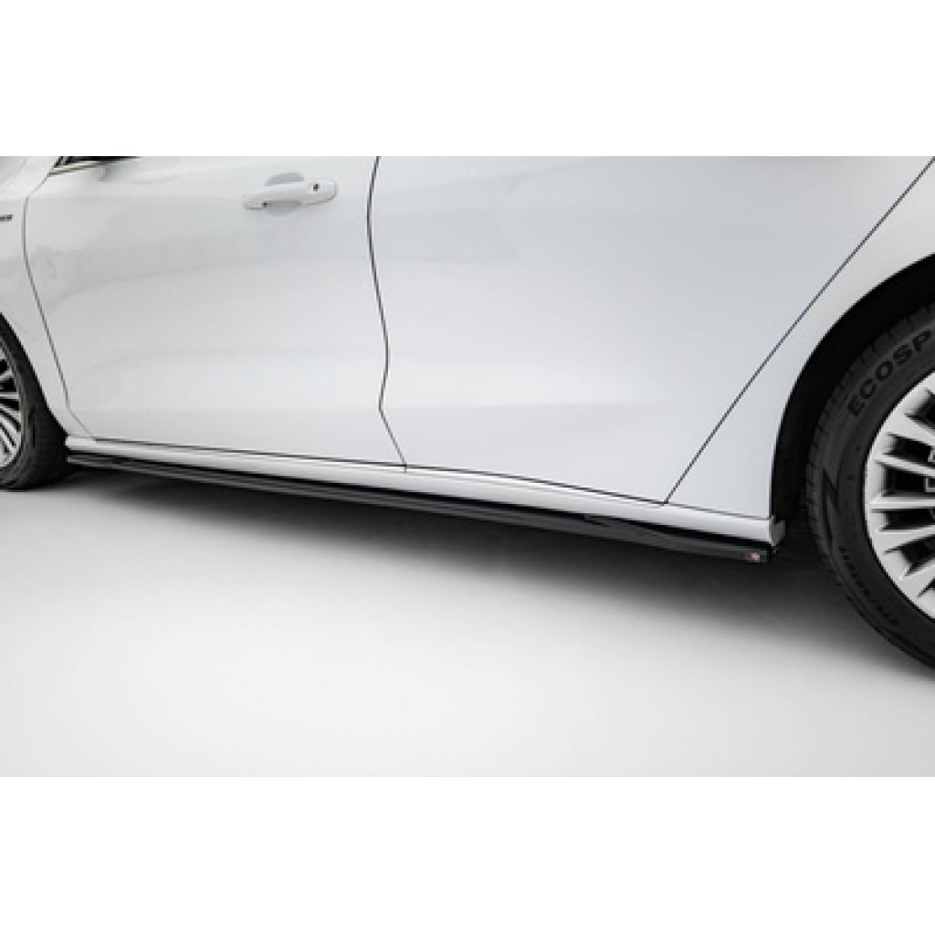 Maxton Design difuzory pod boční prahy pro Ford Focus Mk4, černý lesklý plast ABS, Vignale, Estate/Hatchback