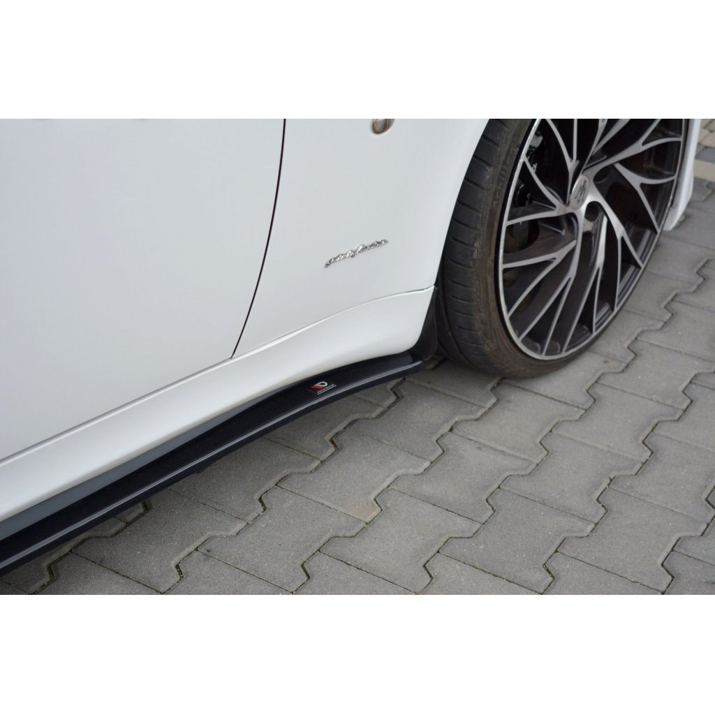 Maxton Design difuzory pod boční prahy pro Maserati Quattroporte Mk5, černý lesklý plast ABS