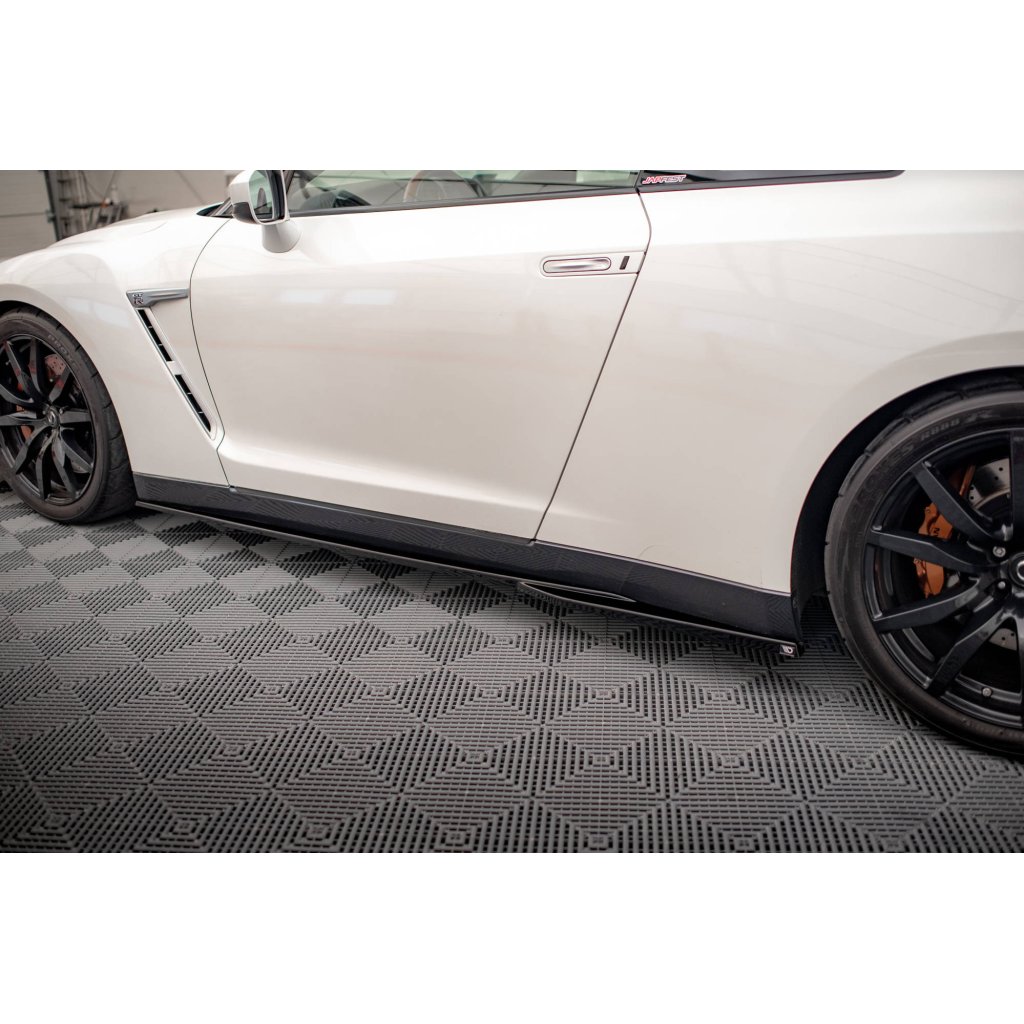 Maxton Design difuzory pod boční prahy pro Nissan GT-R R35 Facelift, černý lesklý plast ABS, r.v. 2011-2016