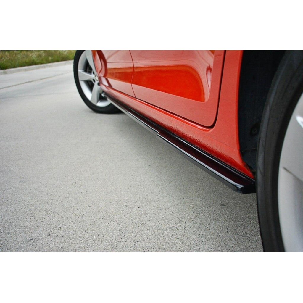 Maxton Design difuzory pod boční prahy pro Škoda Rapid, černý lesklý plast ABS