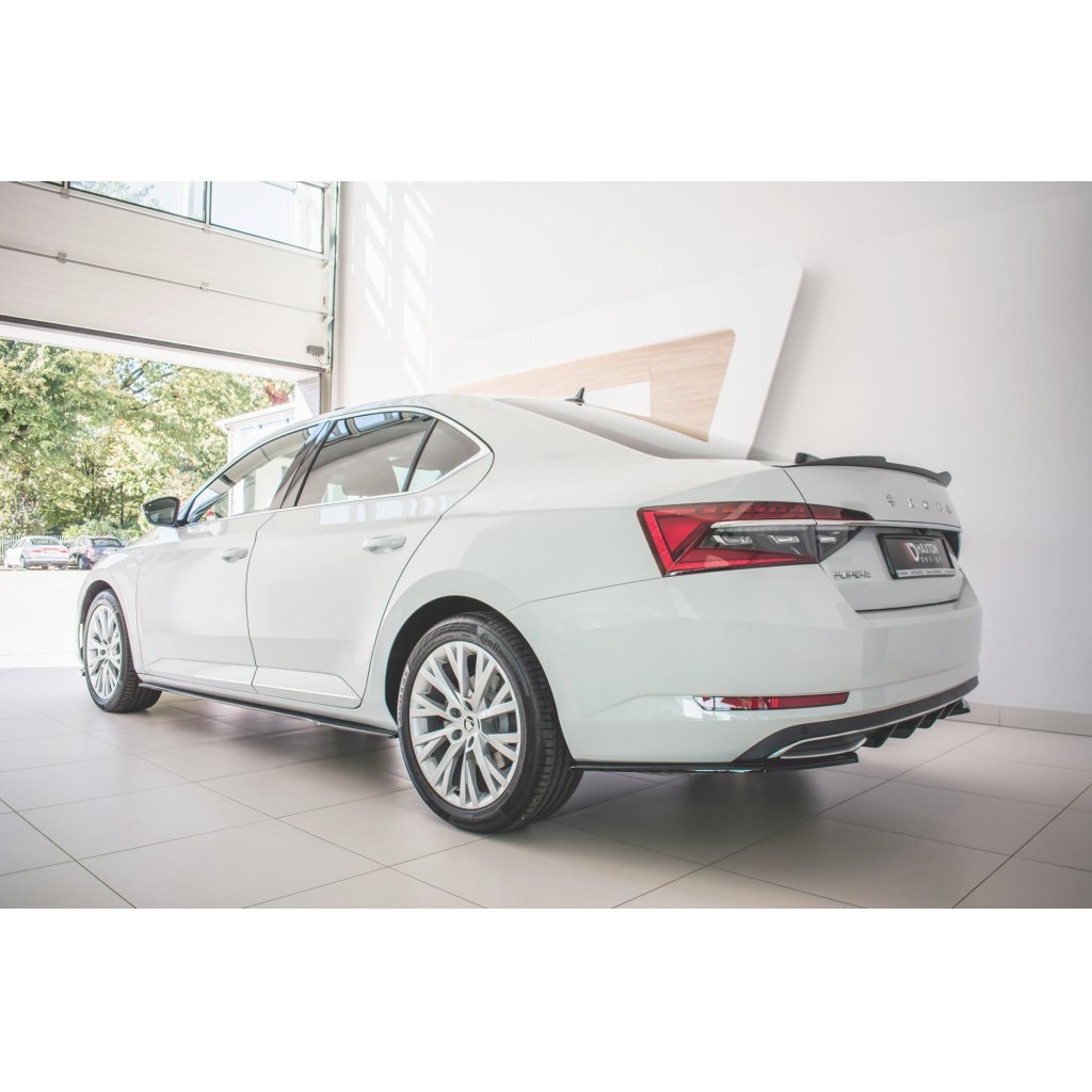 Maxton Design difuzory pod boční prahy pro Škoda Superb Mk3 FL Facelift, černý lesklý plast ABS