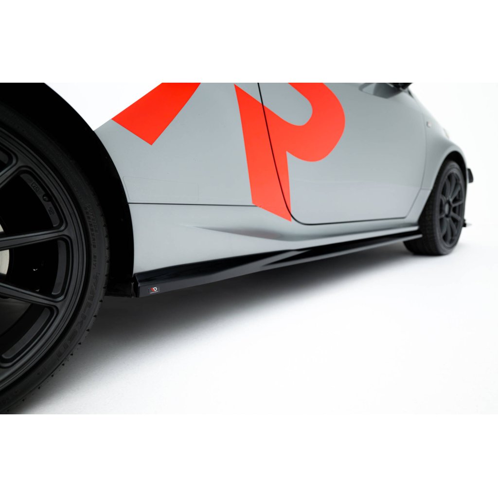 Maxton Design difuzory pod boční prahy pro Toyota GR Yaris Mk3, černý lesklý plast ABS