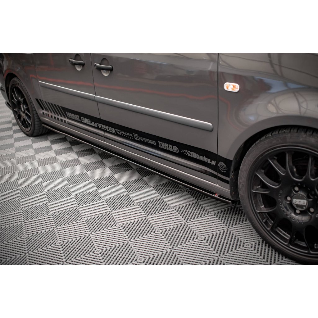Maxton Design difuzory pod boční prahy pro Volkswagen Caddy Mk3 Facelift, černý lesklý plast ABS, pro verzi Long