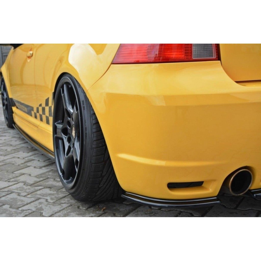 Maxton Design difuzory pod boční prahy pro Volkswagen Golf R Mk4, černý lesklý plast ABS