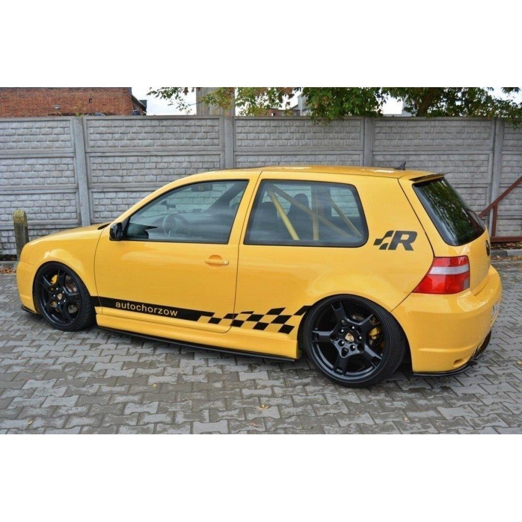 Maxton Design difuzory pod boční prahy pro Volkswagen Golf R Mk4, černý lesklý plast ABS