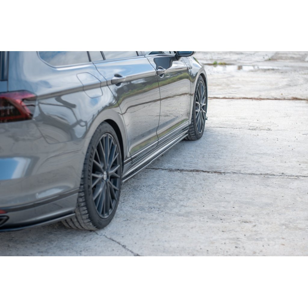 Maxton Design difuzory pod boční prahy pro Volkswagen Passat Mk8 (B8), černý lesklý plast ABS, R-Line