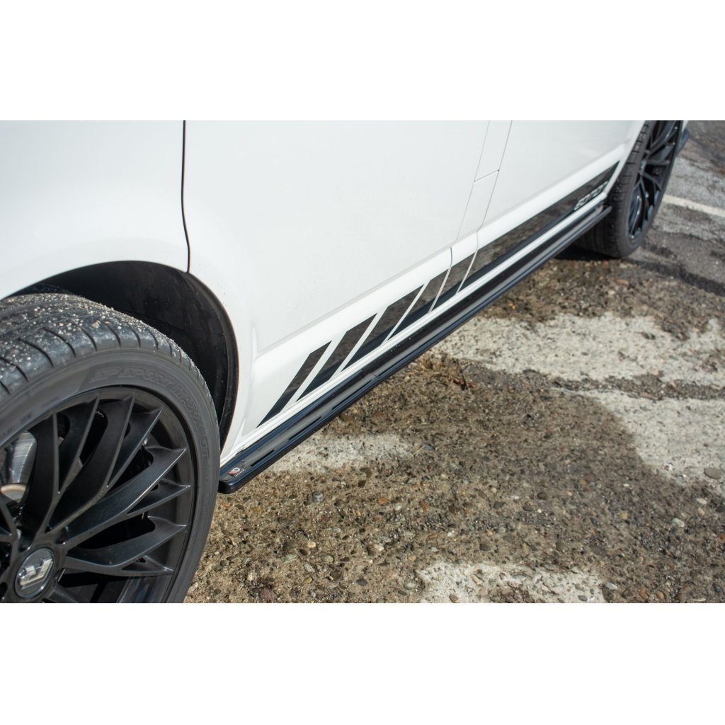 Maxton Design difuzory pod boční prahy pro Volkswagen T6, černý lesklý plast ABS