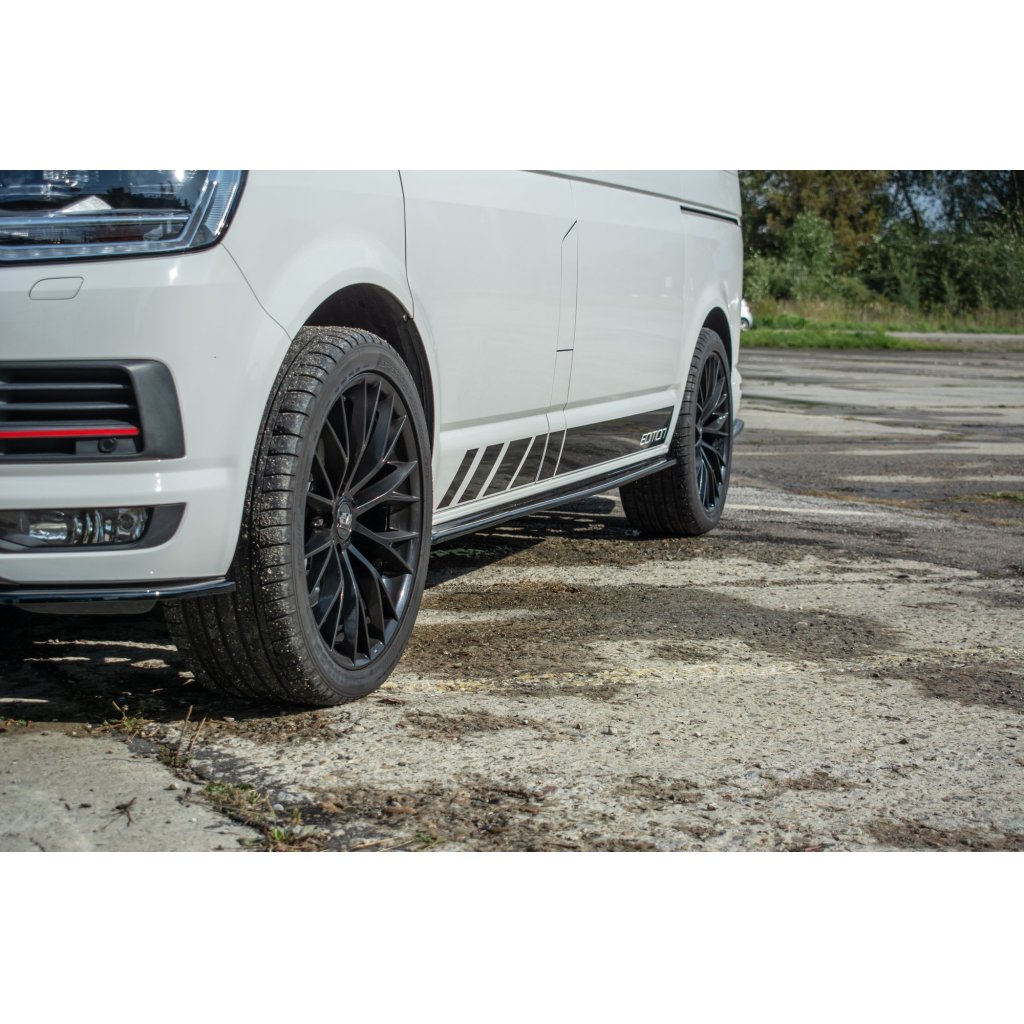 Maxton Design difuzory pod boční prahy pro Volkswagen T6, černý lesklý plast ABS