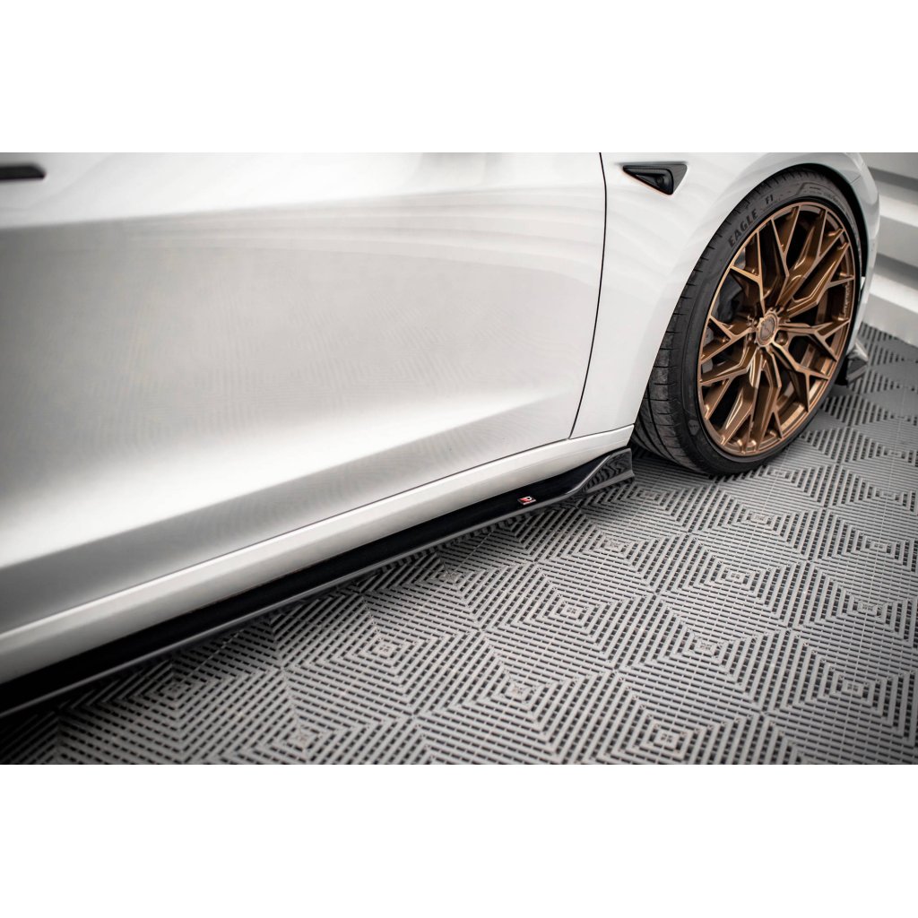 Maxton Design difuzory pod boční prahy ver.2 pro Tesla Model 3 Mk1, plast ABS bez povrchové úpravy