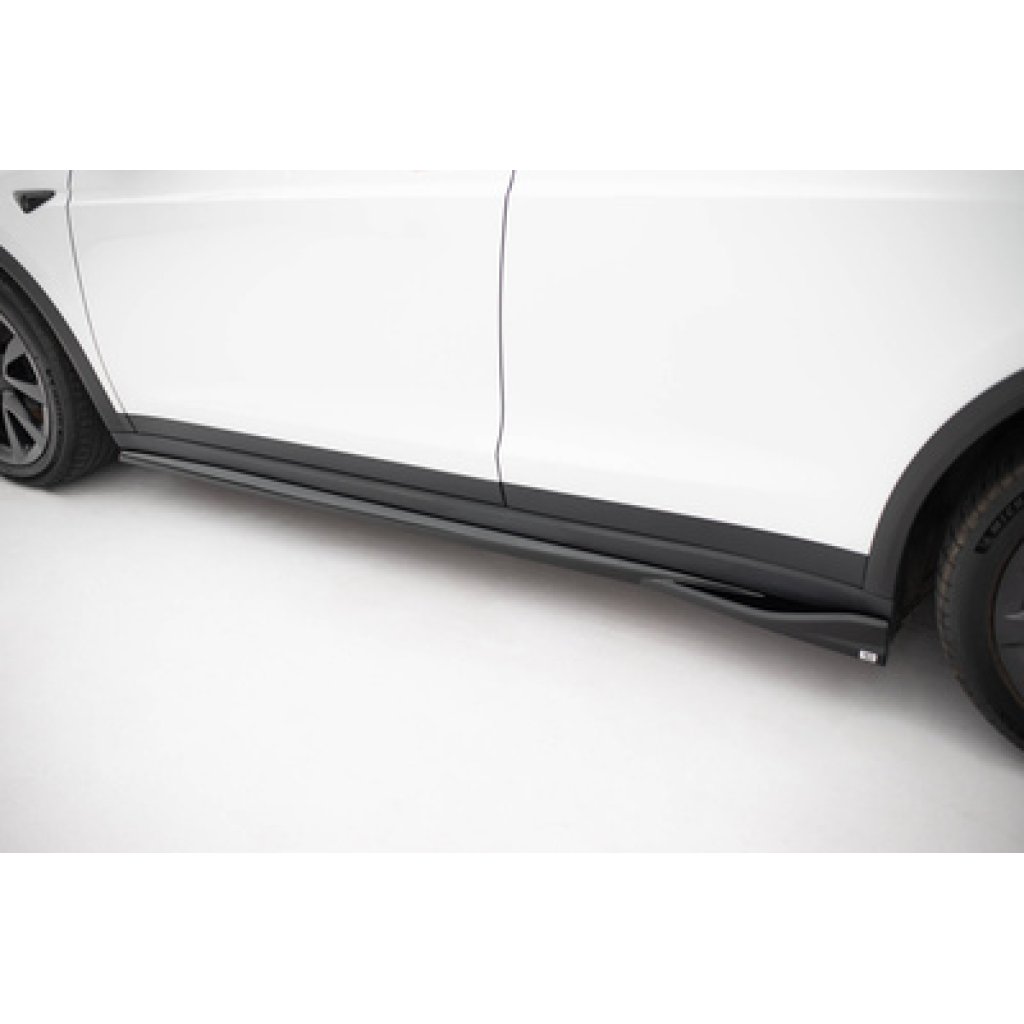 Maxton Design difuzory pod boční prahy ver.2 pro Tesla Model X Mk1 Facelift, černý lesklý plast ABS