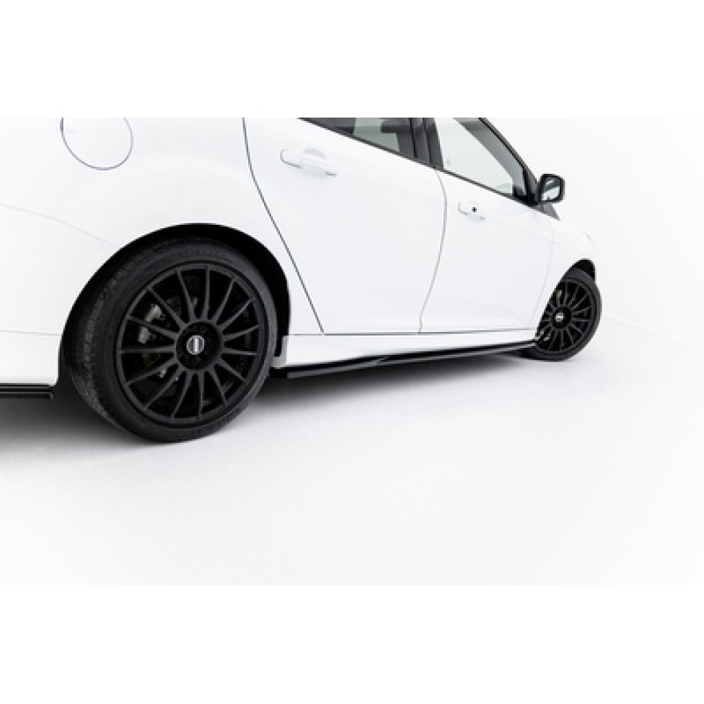 Maxton Design difuzory pod boční prahy ver.3 pro Ford Focus ST Mk3, Mk3 Facelift, černý lesklý plast ABS