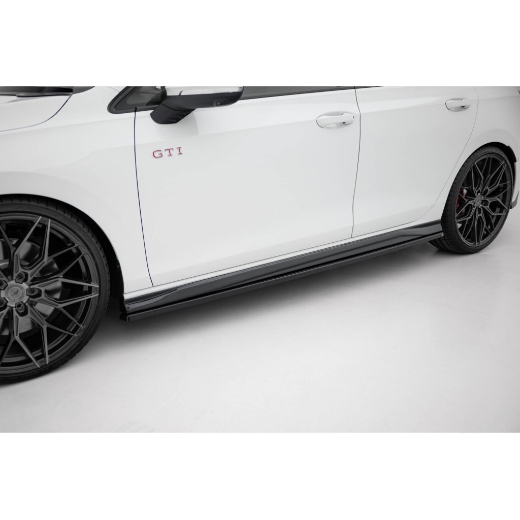 Maxton Design difuzory pod boční prahy ver.4 pro Volkswagen Golf GTI Mk8, černý lesklý plast ABS