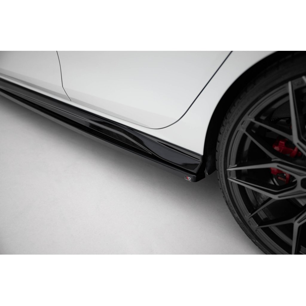 Maxton Design difuzory pod boční prahy ver.4 pro Volkswagen Golf GTI Mk8, černý lesklý plast ABS
