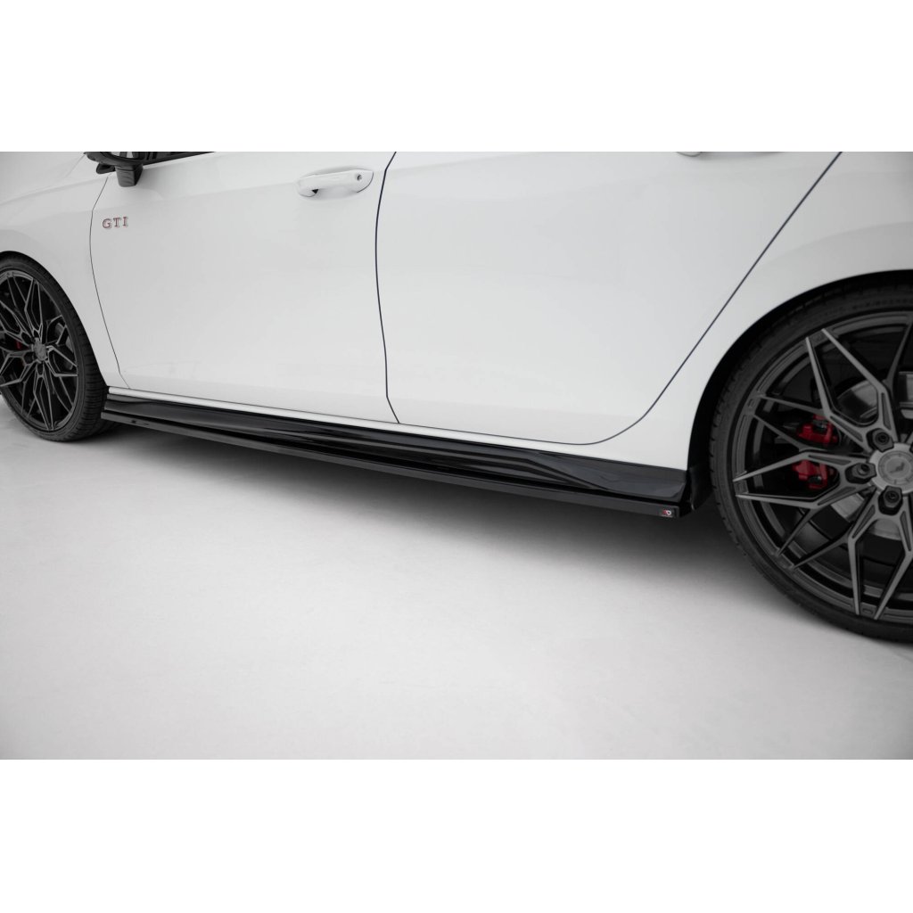 Maxton Design difuzory pod boční prahy ver.4 pro Volkswagen Golf GTI Mk8, černý lesklý plast ABS