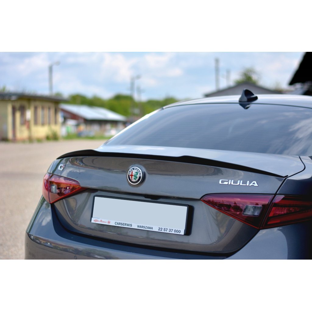 Maxton Design prodloužení spoileru pro Alfa Romeo Giulia Veloce, černý lesklý plast ABS, Sport / Quadrifoglio