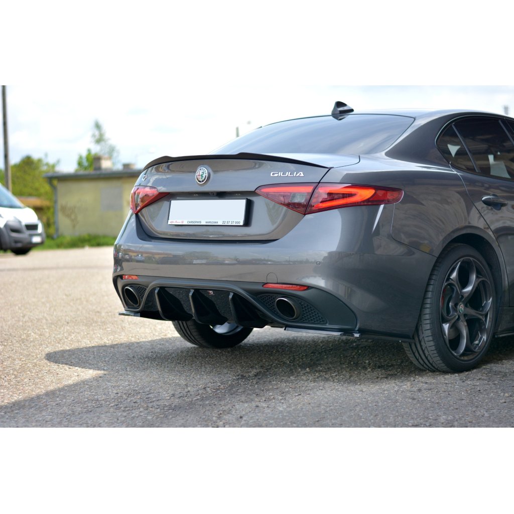 Maxton Design prodloužení spoileru pro Alfa Romeo Giulia Veloce, černý lesklý plast ABS, Sport / Quadrifoglio