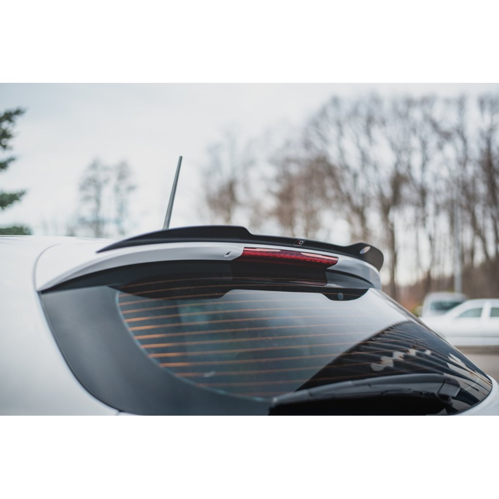 Maxton Design prodloužení spoileru pro Alfa Romeo Giulietta Facelift, černý lesklý plast ABS