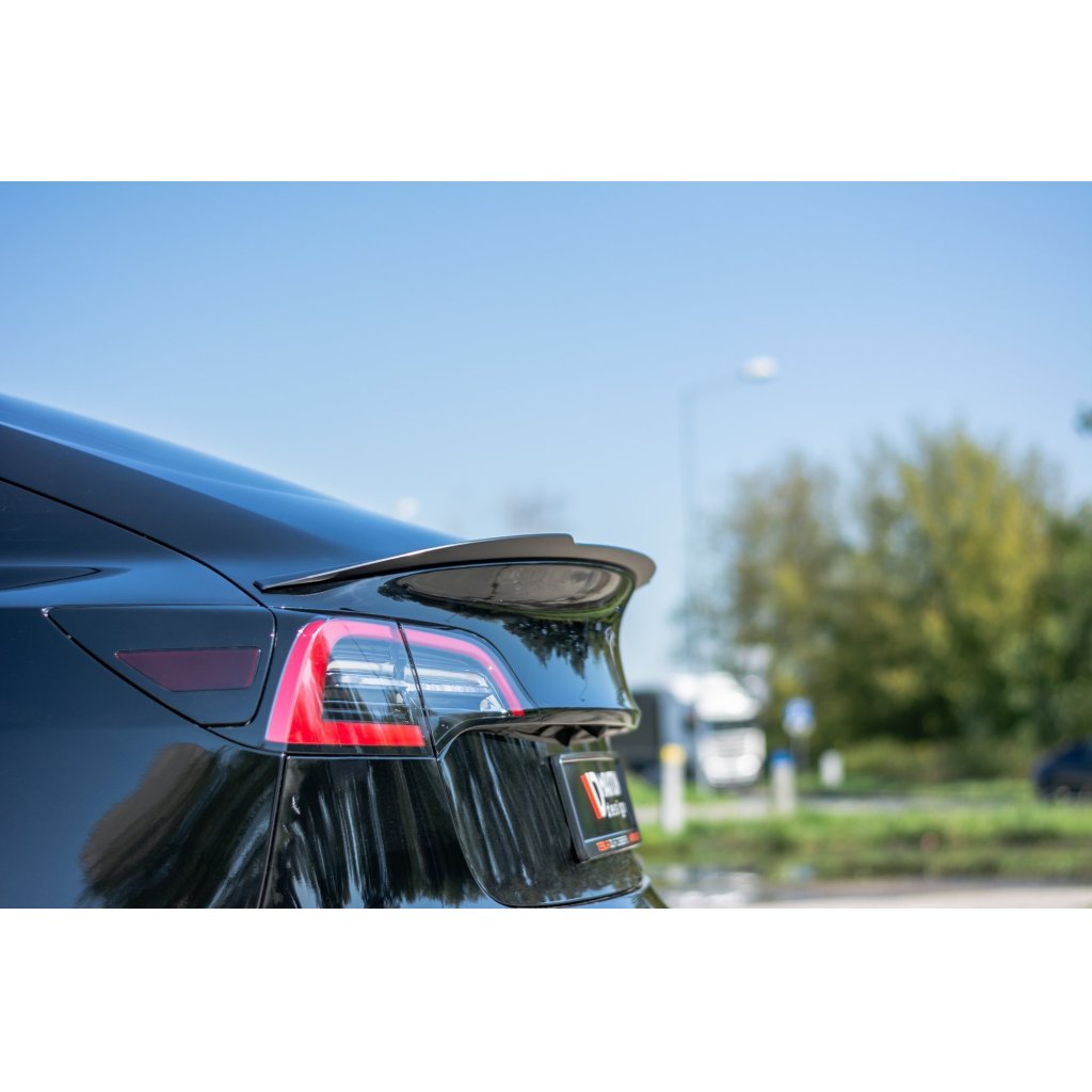 Maxton Design prodloužení spoileru pro Tesla Model 3 Mk1, černý lesklý plast ABS