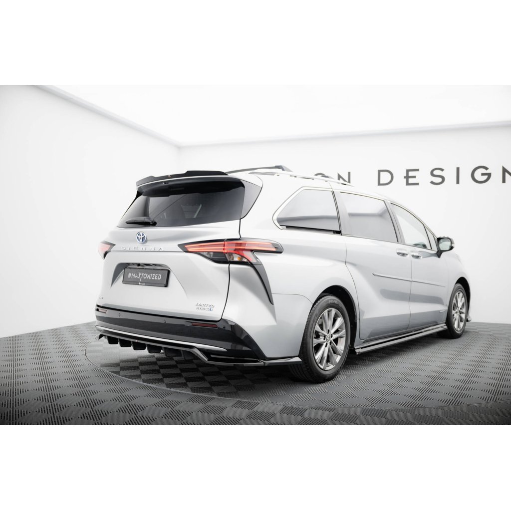 Maxton Design prodloužení spoileru pro Toyota Sienna Mk4, černý lesklý plast ABS