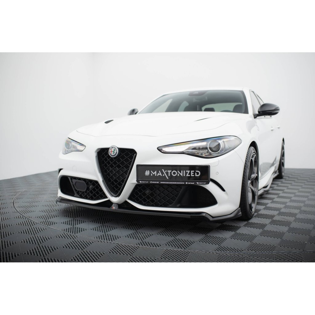 Maxton Design spoiler pod přední nárazník pro Alfa Romeo Giulia Qaudrifoglio, černý lesklý plast ABS