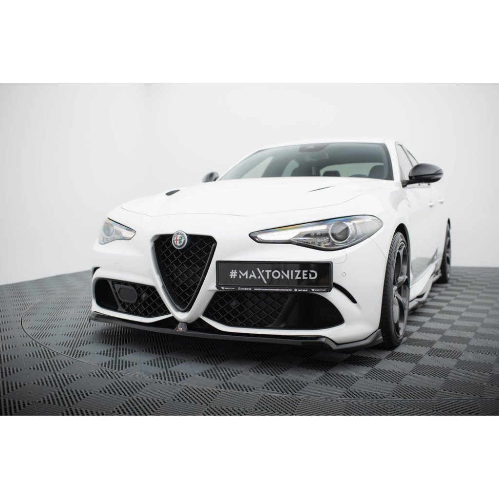 Maxton Design spoiler pod přední nárazník pro Alfa Romeo Giulia Qaudrifoglio, černý lesklý plast ABS