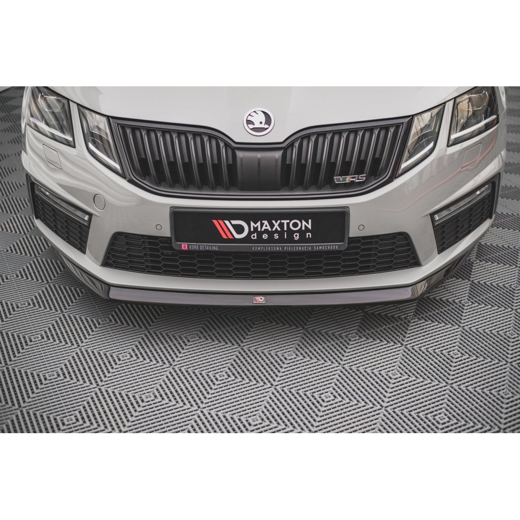 Maxton Design spoiler pod přední nárazník ver.1 pro Škoda Octavia RS Facelift Mk3, černý lesklý plast ABS