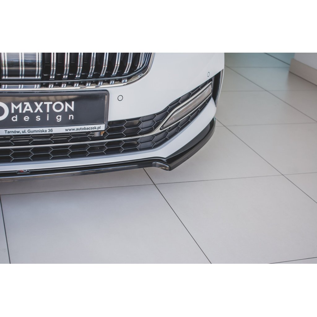 Maxton Design spoiler pod přední nárazník ver.1 pro Škoda Superb Mk3 FL Facelift, černý lesklý plast ABS