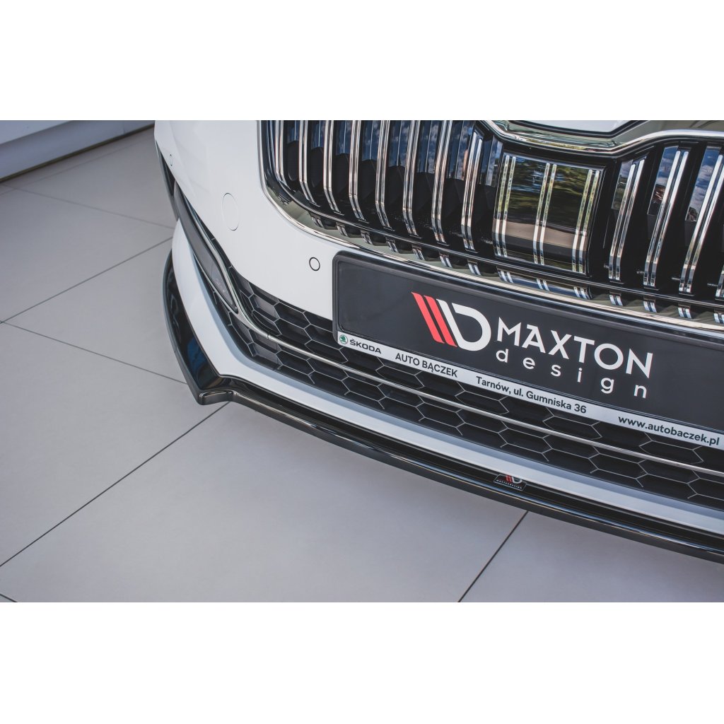 Maxton Design spoiler pod přední nárazník ver.1 pro Škoda Superb Mk3 FL Facelift, černý lesklý plast ABS