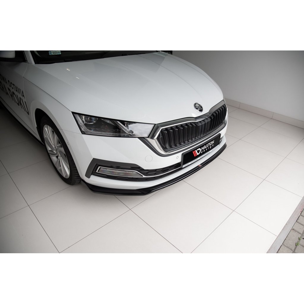 Maxton Design spoiler pod přední nárazník ver.2 pro Škoda Octavia Mk4, černý lesklý plast ABS
