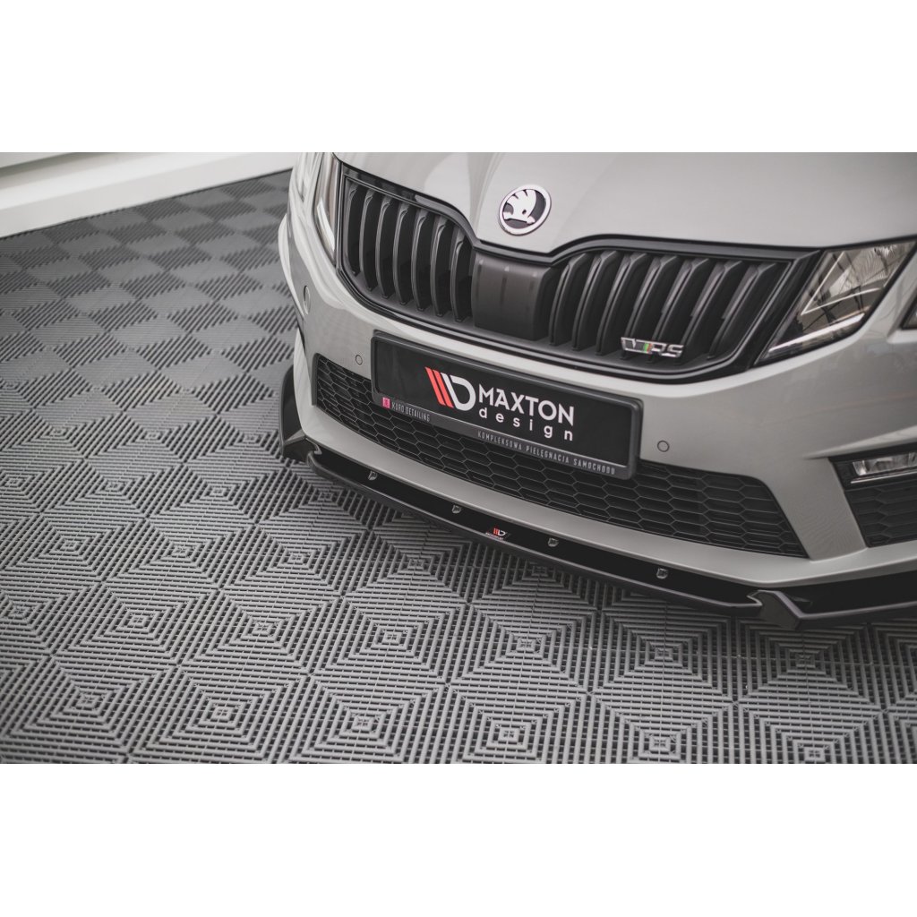 Maxton Design spoiler pod přední nárazník ver.2 pro Škoda Octavia RS Facelift Mk3, černý lesklý plast ABS