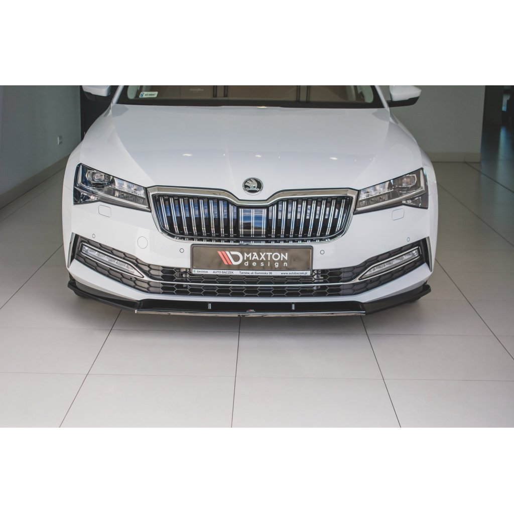 Maxton Design spoiler pod přední nárazník ver.2 pro Škoda Superb Mk3 FL Facelift, černý lesklý plast ABS