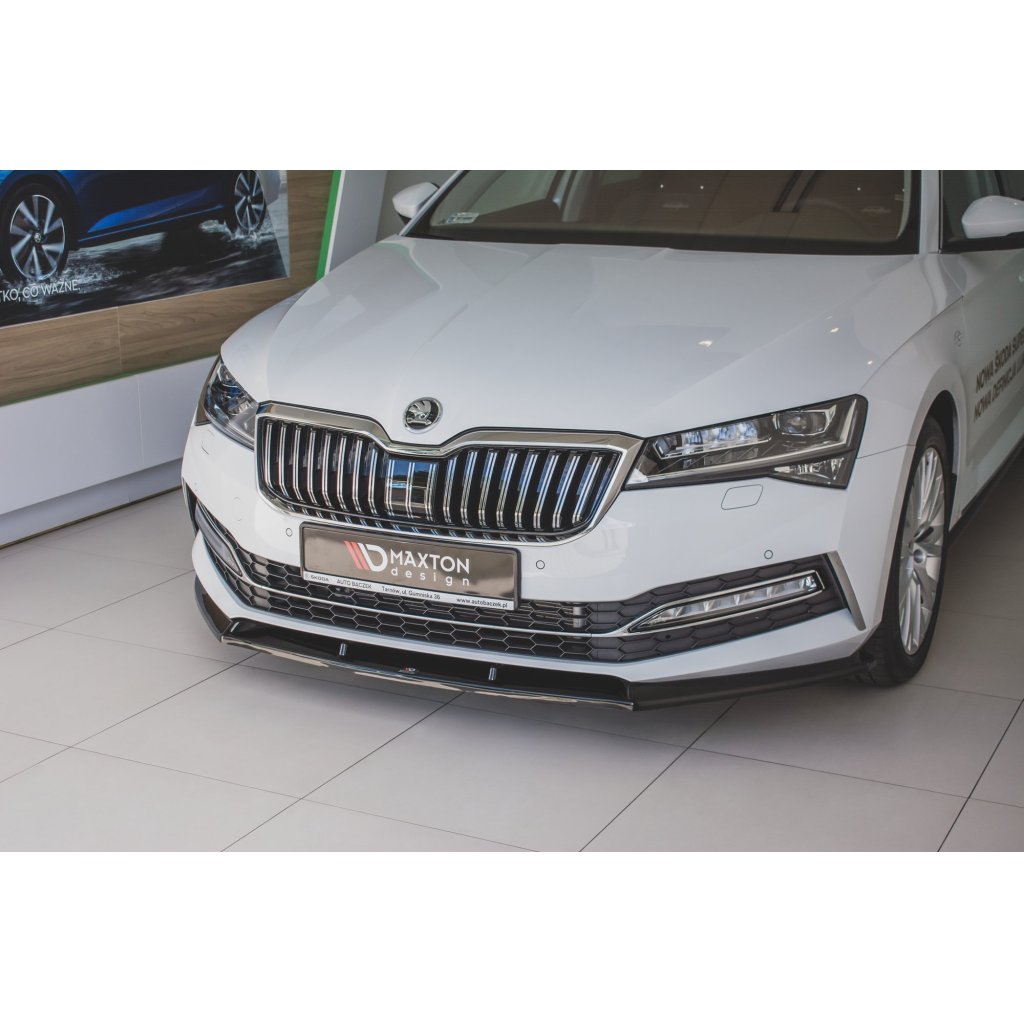 Maxton Design spoiler pod přední nárazník ver.2 pro Škoda Superb Mk3 FL Facelift, černý lesklý plast ABS