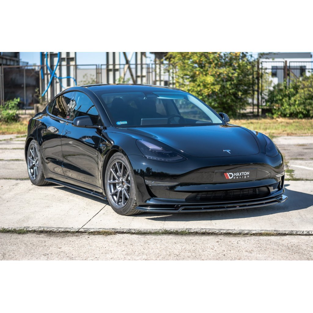 Maxton Design spoiler pod přední nárazník ver.2 pro Tesla Model 3 Mk1, černý lesklý plast ABS