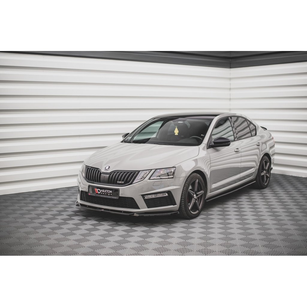 Maxton Design spoiler pod přední nárazník ver.3 pro Škoda Octavia RS Facelift Mk3, černý lesklý plast ABS