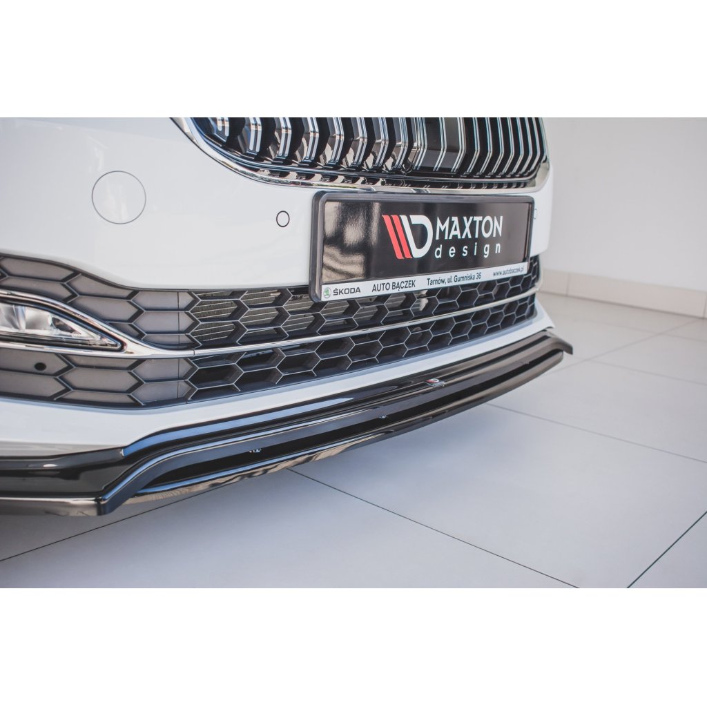 Maxton Design spoiler pod přední nárazník ver.3 pro Škoda Superb Mk3 FL Facelift, černý lesklý plast ABS
