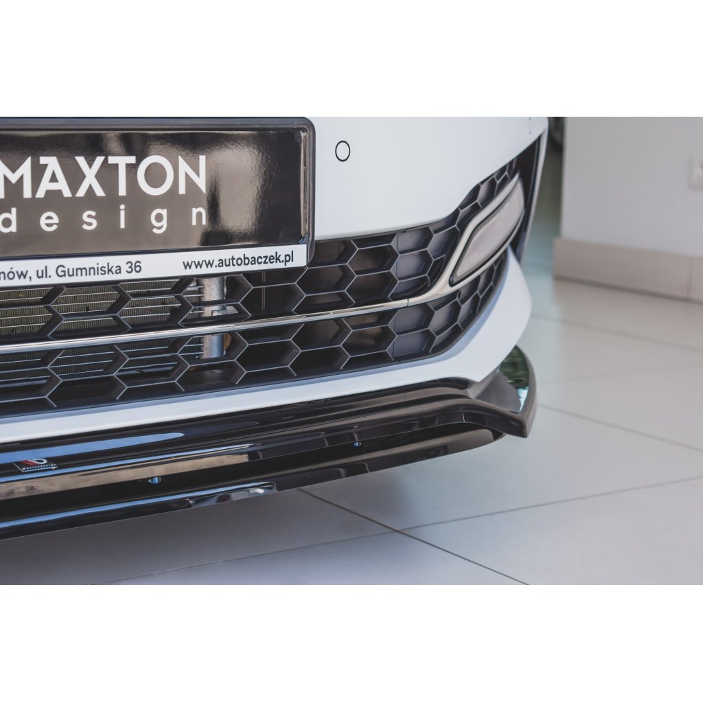 Maxton Design spoiler pod přední nárazník ver.3 pro Škoda Superb Mk3 FL Facelift, černý lesklý plast ABS